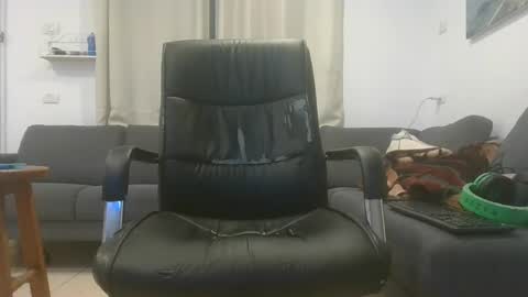 Snapshot of 55555558 chatting on 01.17.25 crazy101 online show from 01.17.25