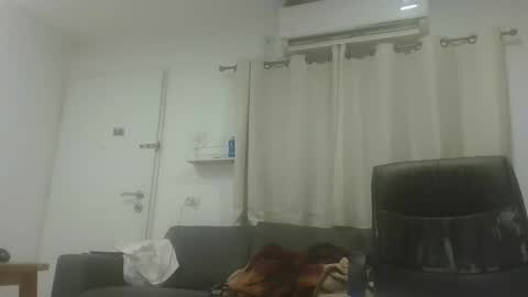 Snapshot of 55555558 chatting on 01.19.25 crazy101 online show from 01.19.25