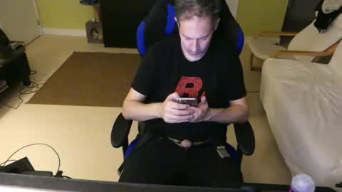 Larese Carlo online show from 11.14.25