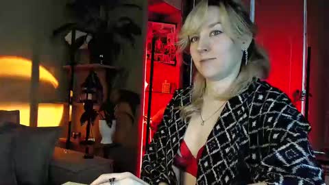 Snapshot of 5_in_one chatting on 02.14.25 Sunshine online show from 02.14.25