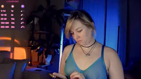 Snapshot of 5_in_one chatting on 11.06.25 Sunshine online show from 11.06.25