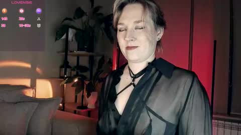 Snapshot of 5_in_one chatting on 11.10.25 Sunshine online show from 11.10.25