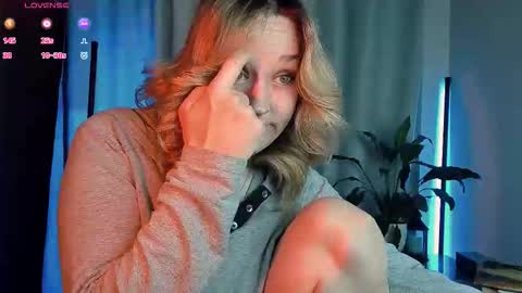 Snapshot of 5_in_one chatting on 12.20.25 Sunshine online show from 12.20.25