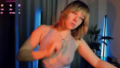 Snapshot of 5_in_one chatting on 12.22.25 Sunshine online show from 12.22.25