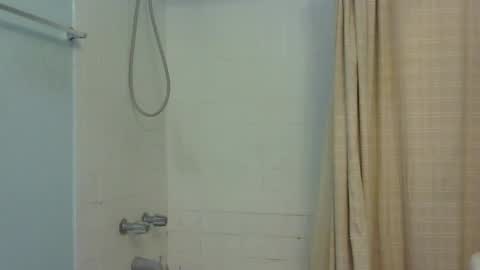 Snapshot of 5m0o74a55 chatting on 10.19.25 5m0o74a55 online show from 10.19.25