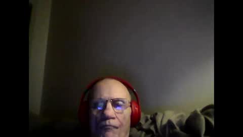 Snapshot of 60zeus60 chatting on 11.10.25 Zeus online show from 11.10.25