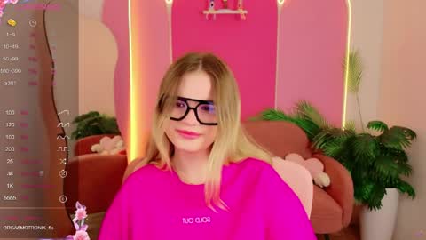 Snapshot of 666_marshmallow chatting on 03.28.26 Marsi online show from 03.28.26