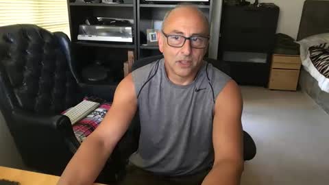 daddy vegas  for single women and couples here online show from 03.08.26