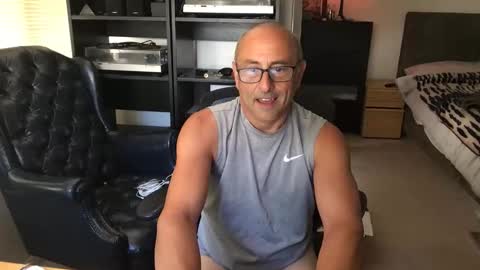 daddy vegas  for single women and couples here online show from 03.17.26