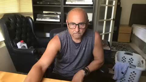 daddy vegas  for single women and couples here online show from 07.04.26