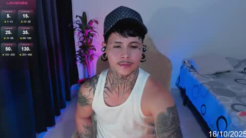 Snapshot of 777_stefantransmen chatting on 10.16.25 Stefan online show from 10.16.25