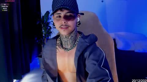 Snapshot of 777_stefantransmen chatting on 12.20.25 Stefan online show from 12.20.25