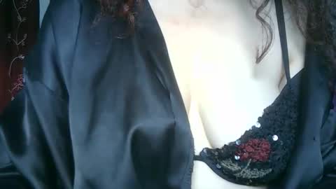 Lilu online show from 05.05.26