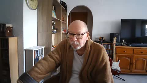 Snapshot of 7thsojourn chatting on 02.16.25 Papi online show from 02.16.25