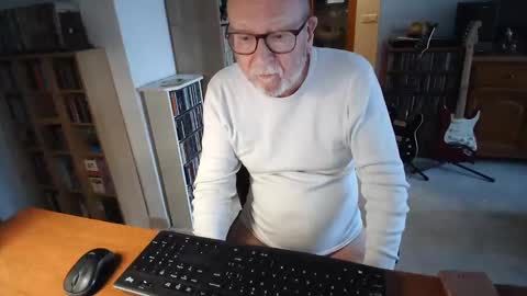 Snapshot of 7thsojourn chatting on 03.02.25 Papi online show from 03.02.25