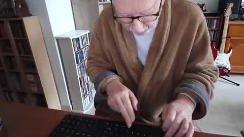 Snapshot of 7thsojourn chatting on 03.05.25 Papi online show from 03.05.25