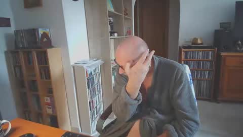 Snapshot of 7thsojourn chatting on 10.29.25 Papi online show from 10.29.25