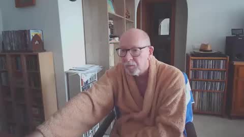 Snapshot of 7thsojourn chatting on 11.14.25 Papi online show from 11.14.25