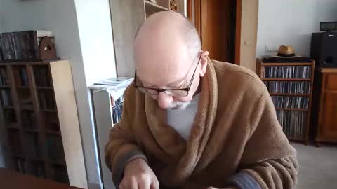 Snapshot of 7thsojourn chatting on 11.22.25 Papi online show from 11.22.25