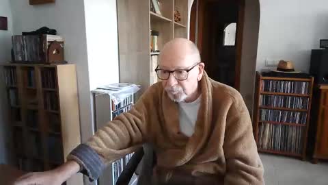 Snapshot of 7thsojourn chatting on 11.23.25 Papi online show from 11.23.25