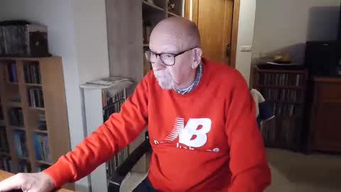 Snapshot of 7thsojourn chatting on 11.26.25 Papi online show from 11.26.25