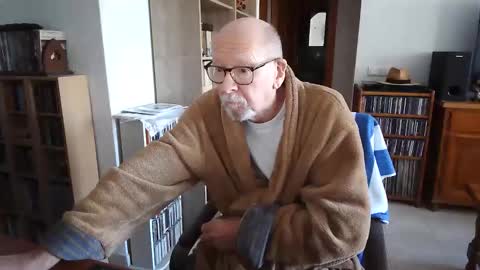 Snapshot of 7thsojourn chatting on 11.28.25 Papi online show from 11.28.25