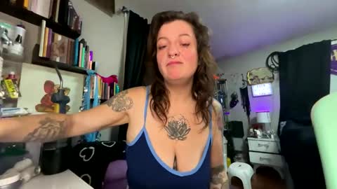 Snapshot of 88heygirlhey88 chatting on 12.16.25 That girl online show from 12.16.25