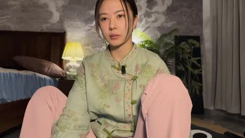 lily online show from 04.19.26