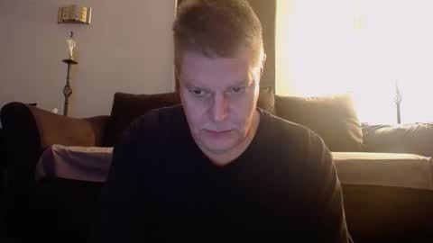 Snapshot of 989guy chatting on 11.12.25 989guy online show from 11.12.25