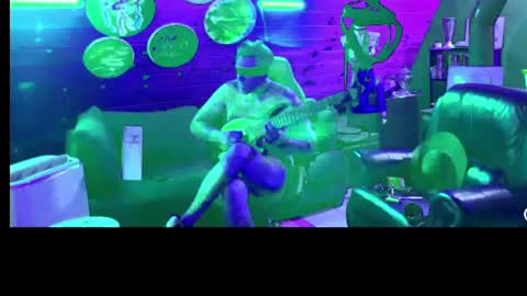 Snapshot of 9stringgstringdivabunny chatting on 07.17.26 siphon online show from 07.17.26