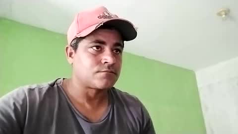 Snapshot of 9vinhocamshow chatting on 12.22.24 9vinhocamshow online show from 12.22.24