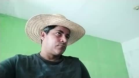 Snapshot of 9vinhocamshow chatting on 12.31.24 9vinhocamshow online show from 12.31.24