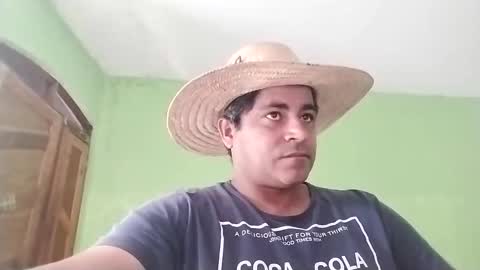 Snapshot of 9vinhocamshow chatting on 01.14.25 9vinhocamshow online show from 01.14.25