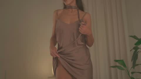 Olivia dark hair  Zoe light hair online show from 10.28.25