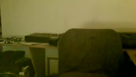 Snapshot of _8inchtranslover_ chatting on 10.31.25 DeniceLovelace online show from 10.31.25