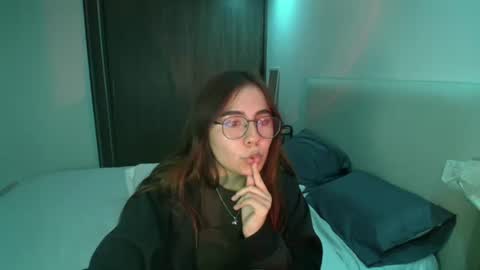 Snapshot of _abbyyyy_ chatting on 02.04.25 abby 3 online show from 02.04.25