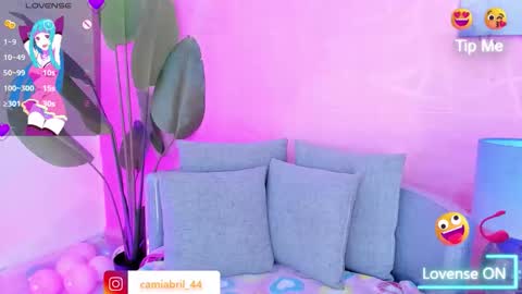 Abril  online show from 12.15.25