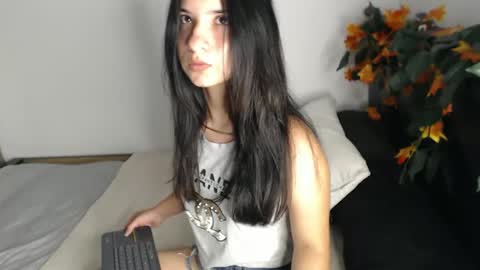 _abrill_20 online show from 10.18.25