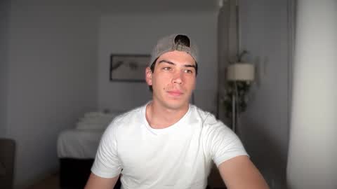 Snapshot of _aesthetic chatting on 10.30.25 _aesthetic online show from 10.30.25