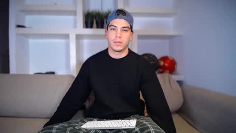 _aesthetic online show from 11.12.25