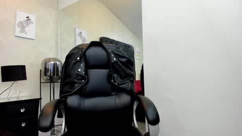 Snapshot of _alana_johnson chatting on 05.22.26 _alana_johnson online show from 05.22.26