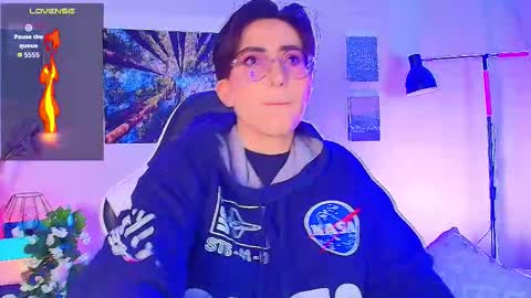 Snapshot of _alex_carter chatting on 11.20.25 alex carter online show from 11.20.25