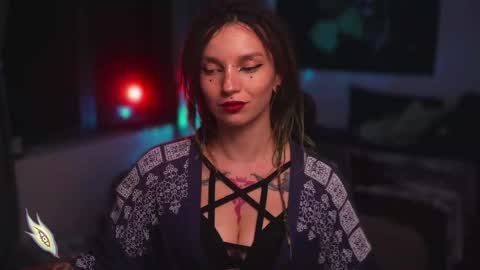 Snapshot of _alicemorrison_ chatting on 02.21.25 Alice Morrison Mistress Datura online show from 02.21.25