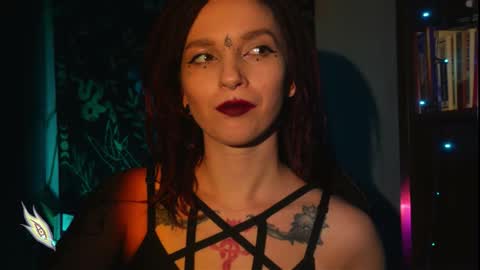 Snapshot of _alicemorrison_ chatting on 12.18.25 Alice Morrison Mistress Datura online show from 12.18.25