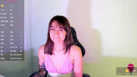 Snapshot of _alicerosse2 chatting on 12.19.24 ALICE online show from 12.19.24