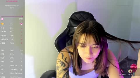 Snapshot of _alicerosse2 chatting on 12.29.24 ALICE online show from 12.29.24