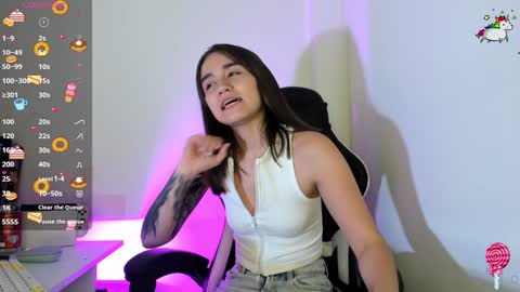 Snapshot of _alicerosse2 chatting on 01.19.25 ALICE online show from 01.19.25