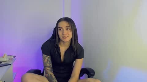 Snapshot of _alicerosse2 chatting on 02.20.25 ALICE online show from 02.20.25