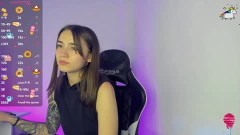 Snapshot of _alicerosse2 chatting on 02.26.25 ALICE online show from 02.26.25