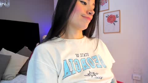 Snapshot of _aliice_1 chatting on 12.27.24 Alice online show from 12.27.24